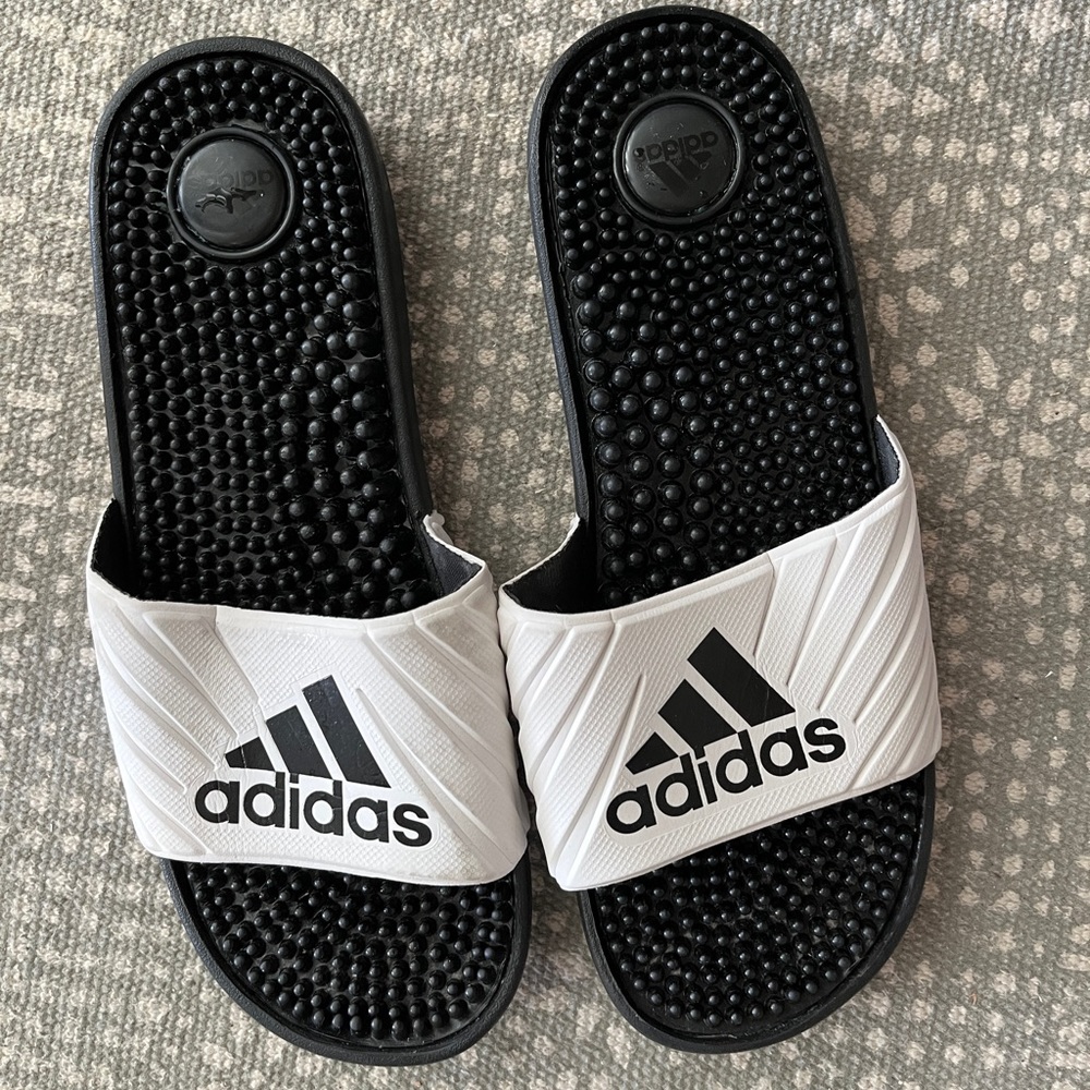 Adidas Voloossage Slide Unisex Nubby Massage Sandals Slides Non Marking Soles 8